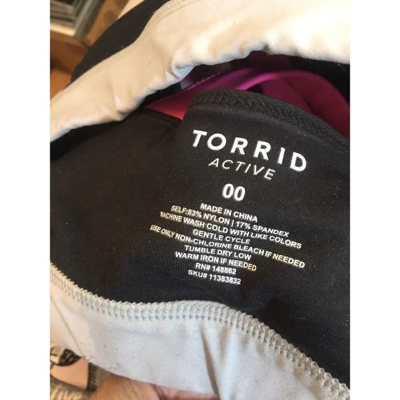 Torrid Black & Gray with Neon Pink Trim X-Cross Back Sports Bra 00 (Sz 10) - Picture 6 of 7